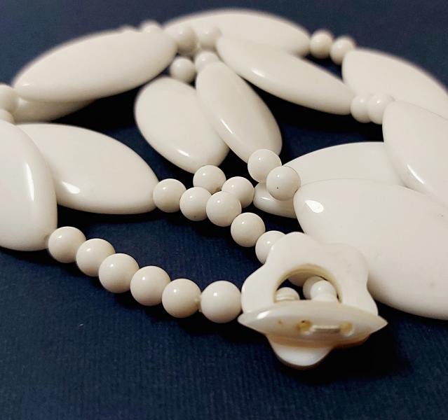 Collana in Agata bianca ovale