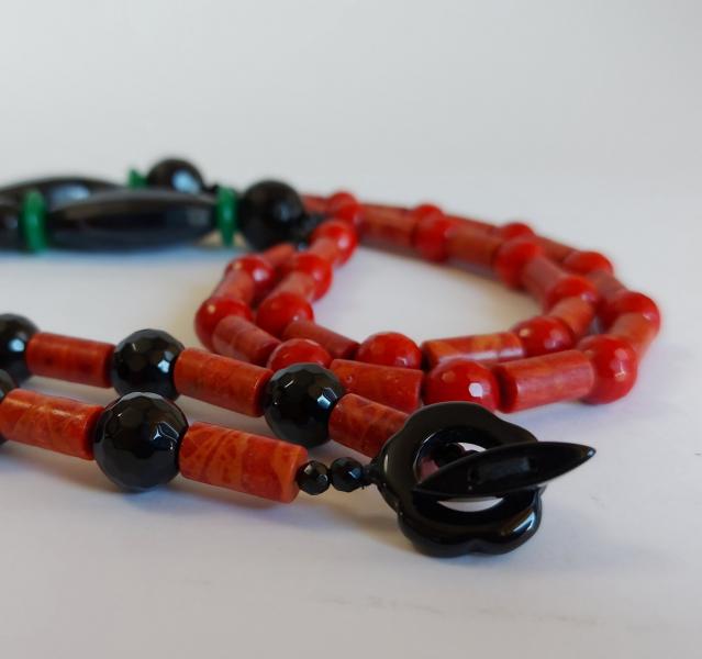Collana in Corallo Gorgonia, Onice e Giada verde